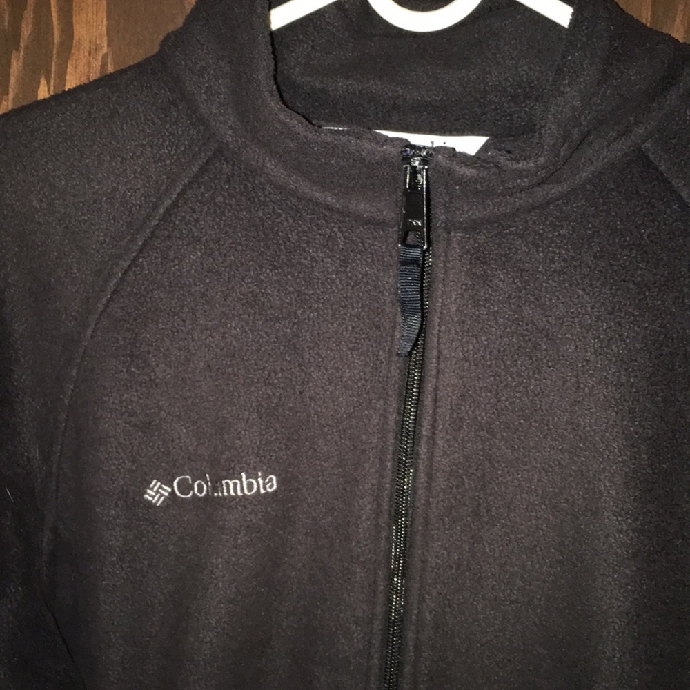 Black columbia fleece zip up🖤